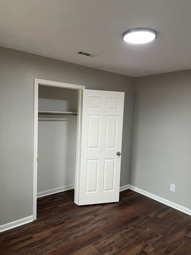 Building Photo - Renovated 3 Bedroom 1.5 Bath Home on 1.5 Acres!