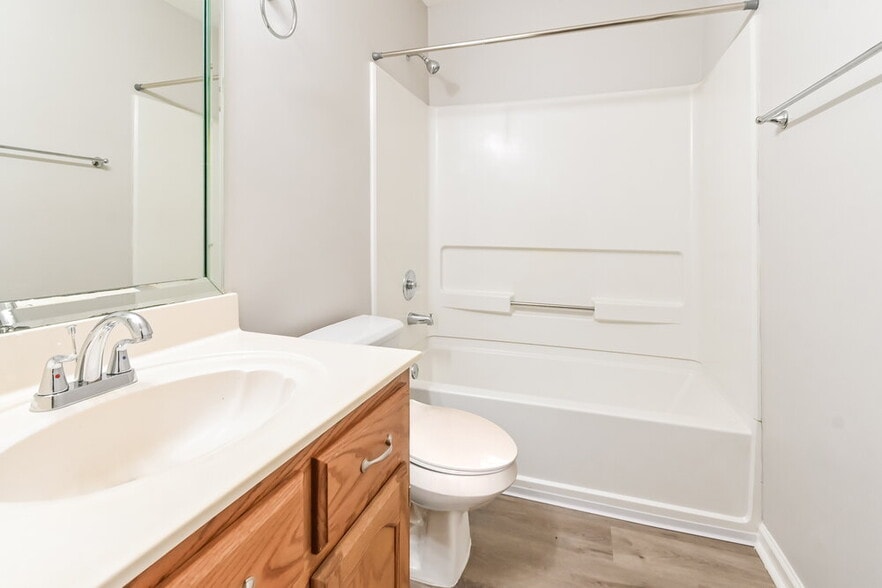 Building Photo - 5856 Kayla Dr