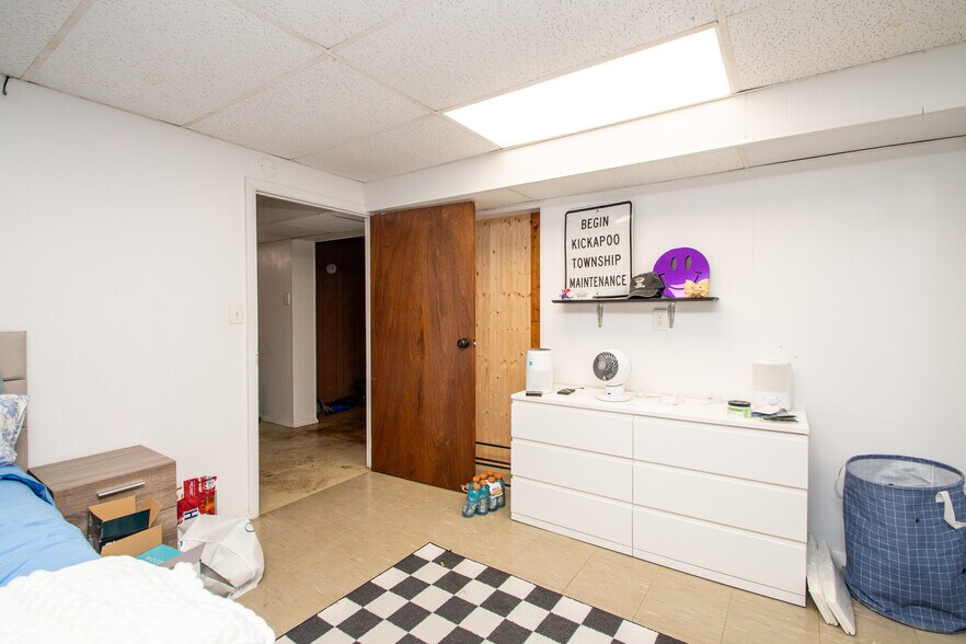 Building Photo - 1411 W Barker Ave