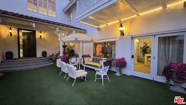 Building Photo - 1423 Floresta Pl