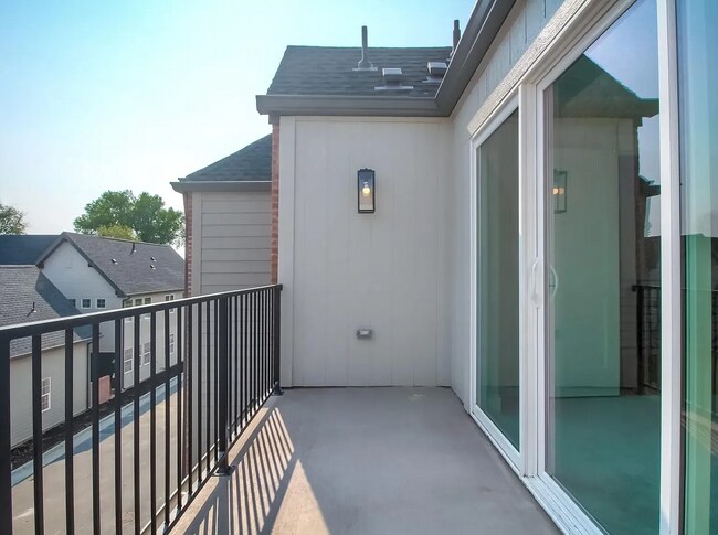 Building Photo - "Spacious 3-Bed Townhouse in Arvada with 2.5 Baths & 1854 Sq Ft of Comfort!"