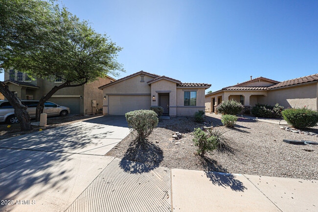 Building Photo - 44115 Askew Dr