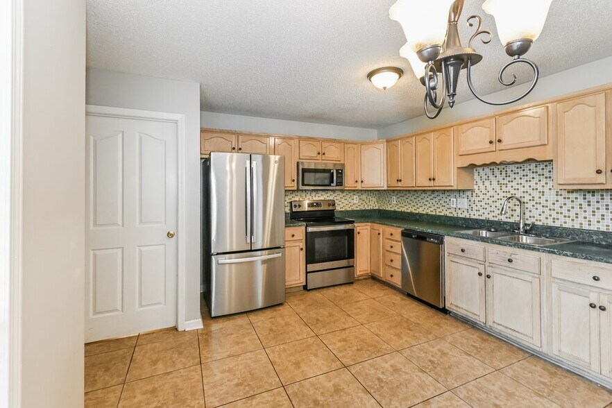 Building Photo - 2086 Heather Ridge