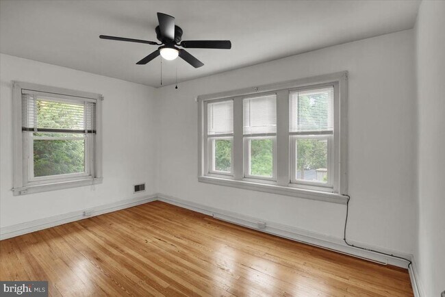 Building Photo - 23 Trebor Pl