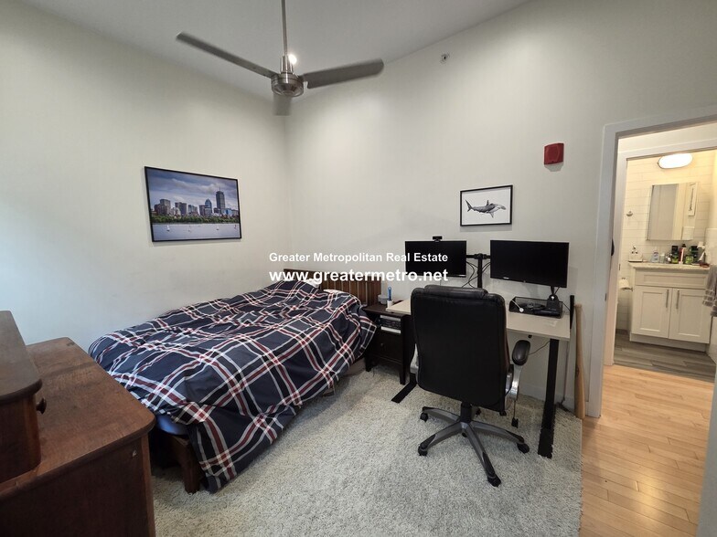 Building Photo - 6 Foster St