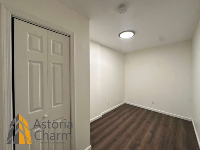 Building Photo - 3 Bedroom Plus Two Dens with Finished Basement on Harford Road