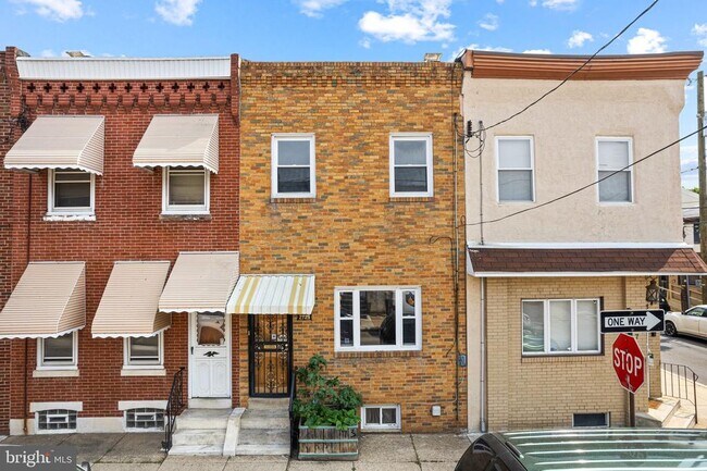 Building Photo - 2725 E Indiana Ave