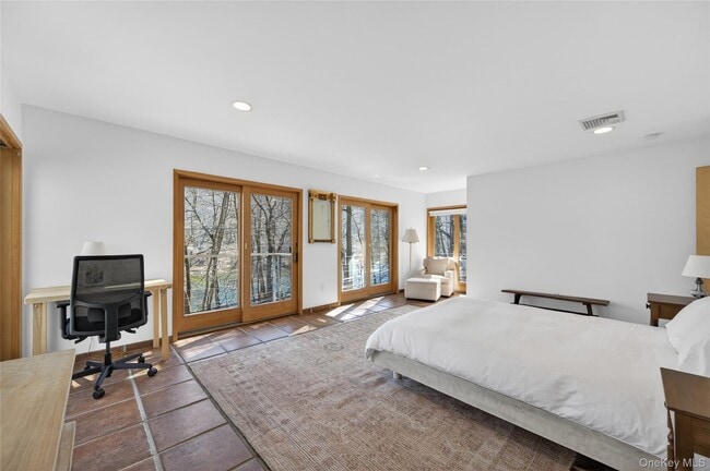 Building Photo - 428 Harbor Rd