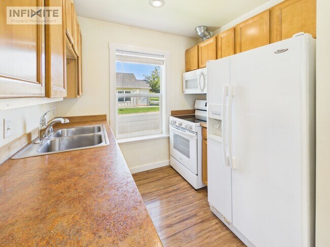 Building Photo - 845 Cottage Park Ln