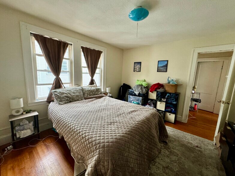 Building Photo - 58 Brock St