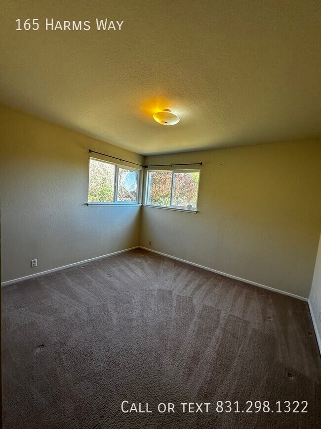 Building Photo - Expansive 4 Bed, 2 Bath La Selva Beach Hom...