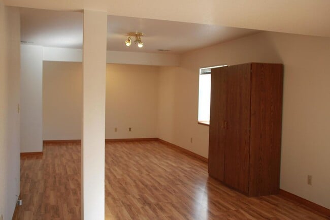 Building Photo - 2936 Indigo Cir N