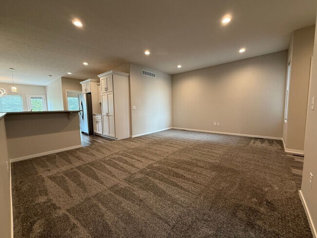 Building Photo - 7013 Claystone Dr