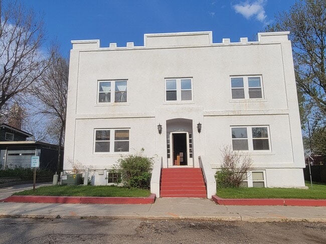 Building Photo - Best Apartments