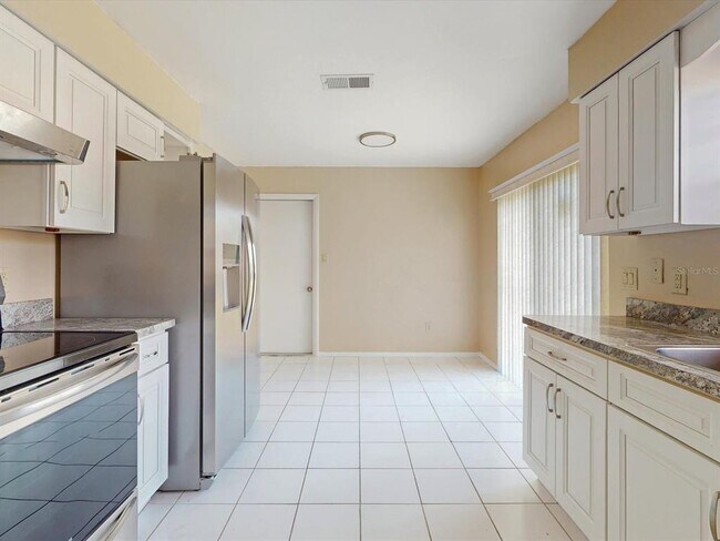 Building Photo - 98 Pinata Ct