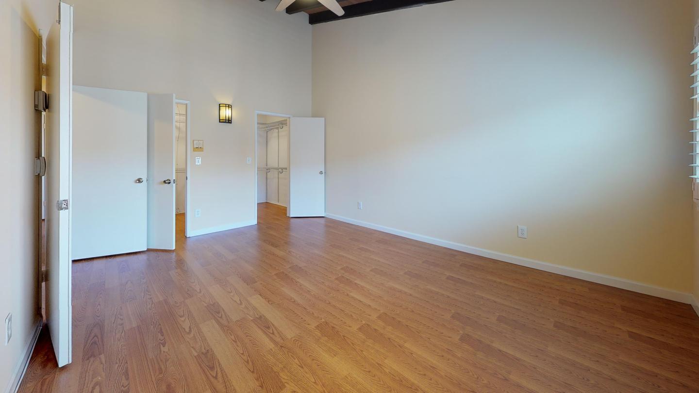 Building Photo - 2112 Warfield Ave