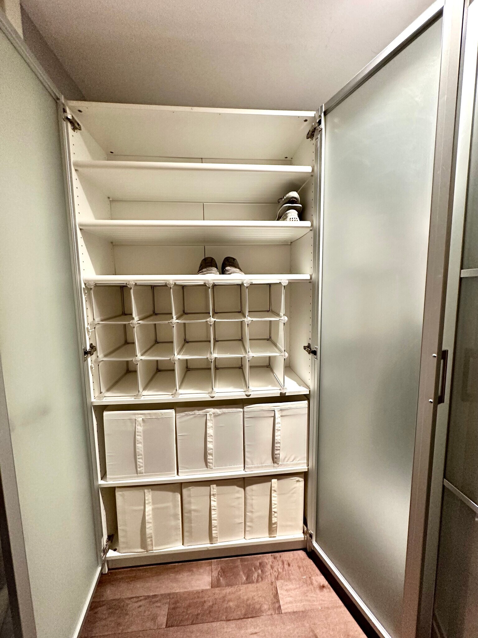 Walk-in Closet - 1025 1st St SE