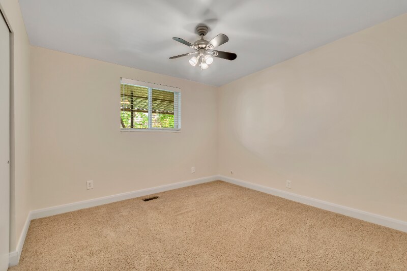 Building Photo - 475 N St E