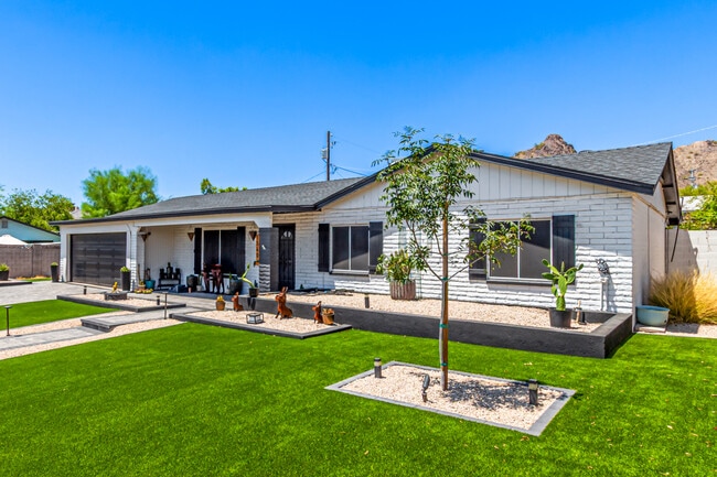 Building Photo - 1540 E El Camino Dr