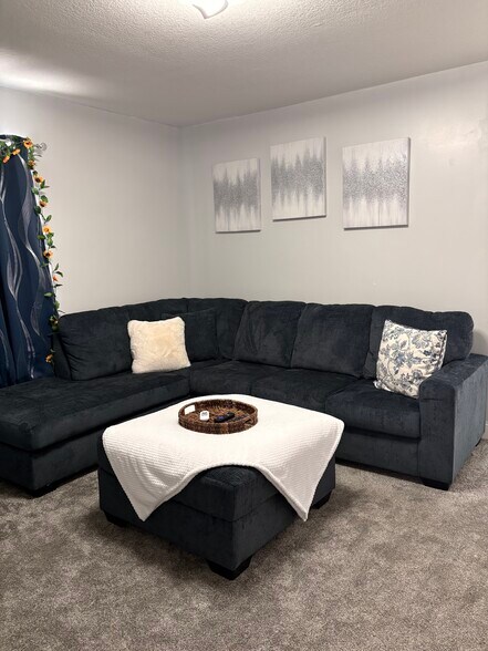 Building Photo - 520 Centennial St