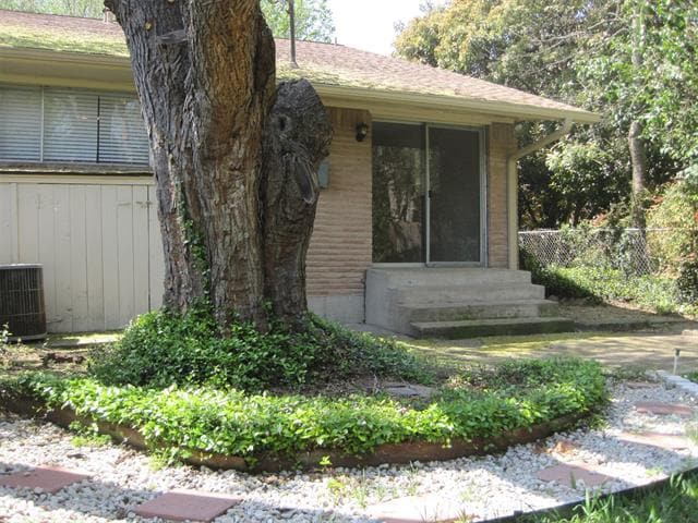 Building Photo - 6545 Ascot Ln