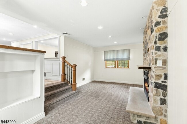 Building Photo - 162 Mountainview Dr