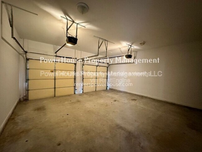 Building Photo - 2403 Walnut Tree Ln