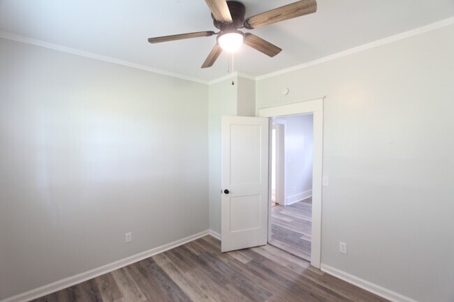 Building Photo - 4753 2nd Ave N