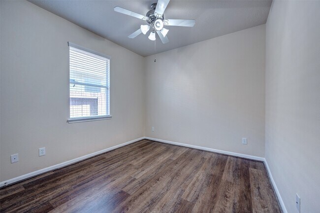 Building Photo - 7414 Compass Rose Dr