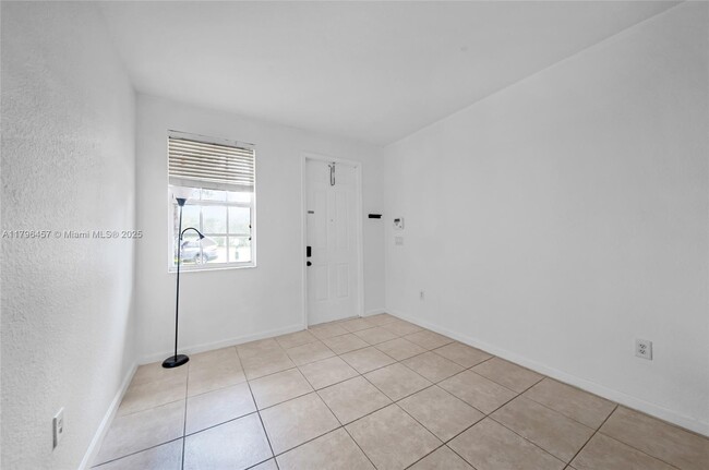 Building Photo - 948 NE 29th Terrace