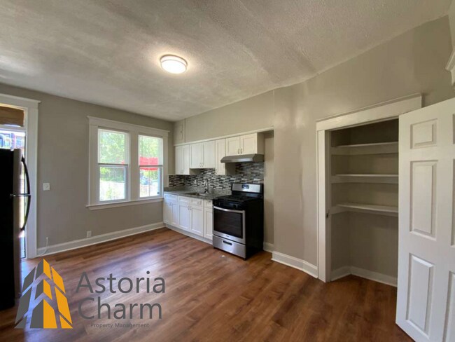 Building Photo - 3 Bedroom 1.5 Bath Baltimore Home with Finished Basement and Fenced Yard