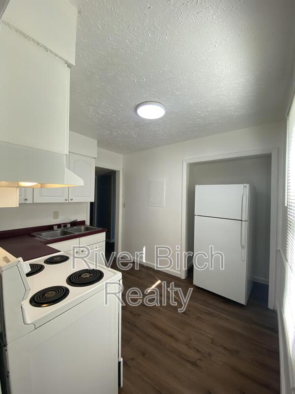 Building Photo - 1600 S 6th St