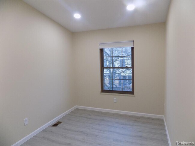 Building Photo - 40043 Crosswinds Rd