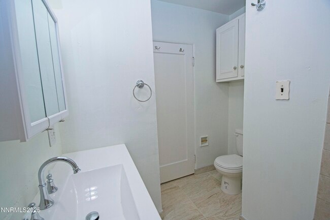 Building Photo - 1418 E St