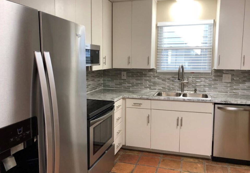 Building Photo - 3804 Pennsylvania Ave