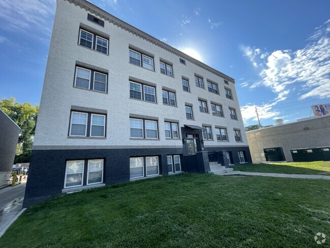 Building Photo - Ingersoll Flats