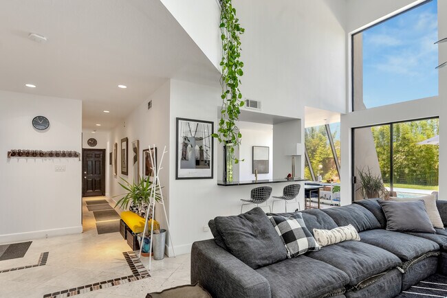 Building Photo - 4809 Neyrey Dr