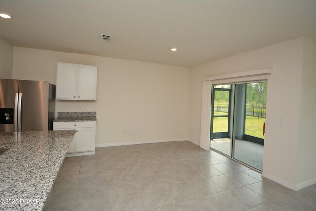 Building Photo - 285 Sunset Point Dr