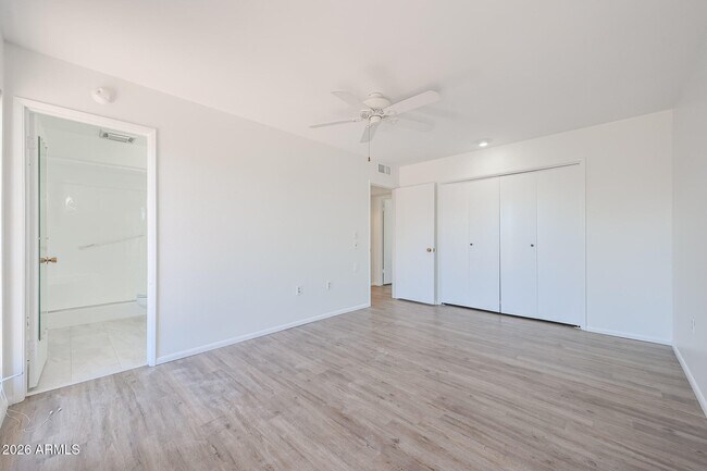 Building Photo - 10507 W Brookside Dr