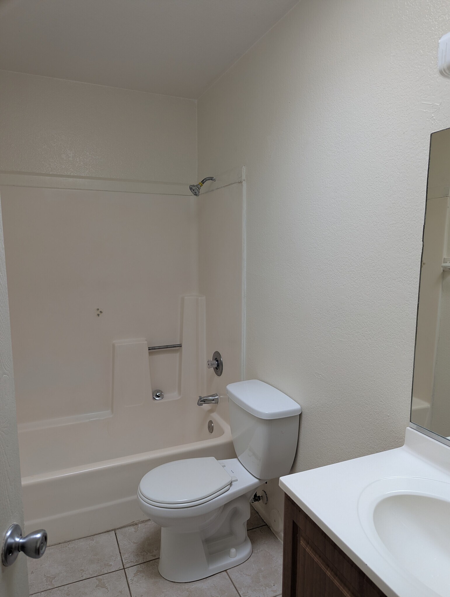 Building Photo - 1477 E 27th Ave