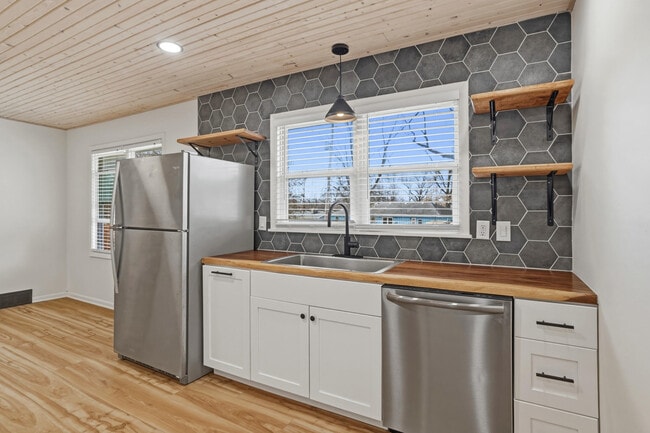 Building Photo - 101 Heather Ln