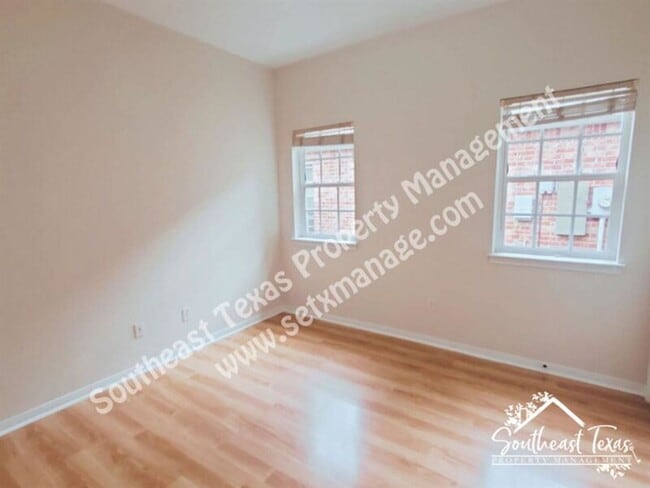 Building Photo - 7920 Buttercup Ln