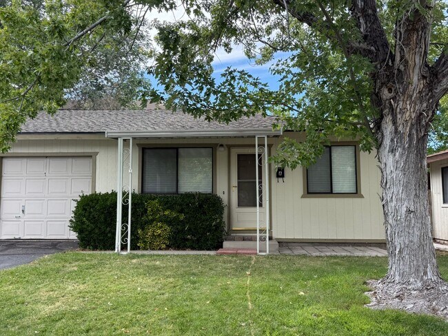 Building Photo - 3679 Grant Dr