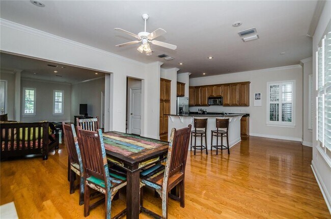 Building Photo - 924 Hemingway Cir