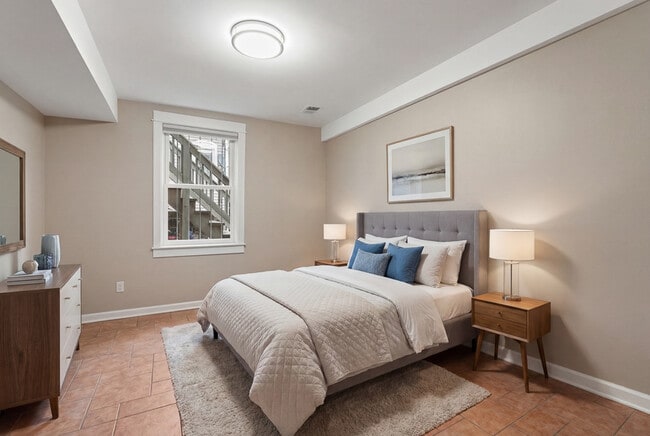 Building Photo - 4242 N Kimball Ave