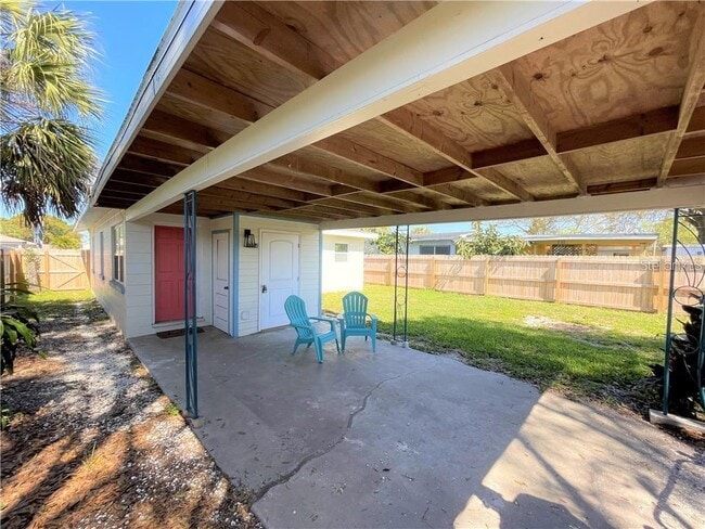 Building Photo - 2334 38th Ave N