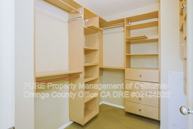 Building Photo - 3 Flowerdale