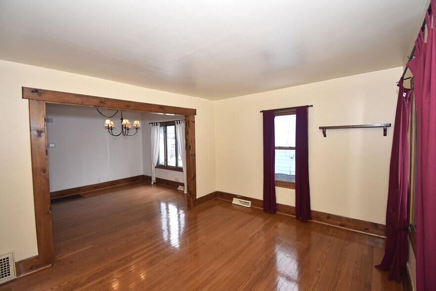 Building Photo - 224 4th St