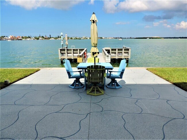 Building Photo - 250 126th Ave