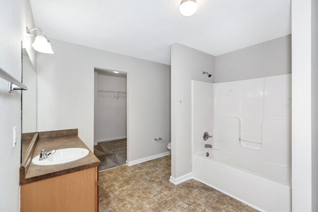 Building Photo - 101 Belle Haven Dr